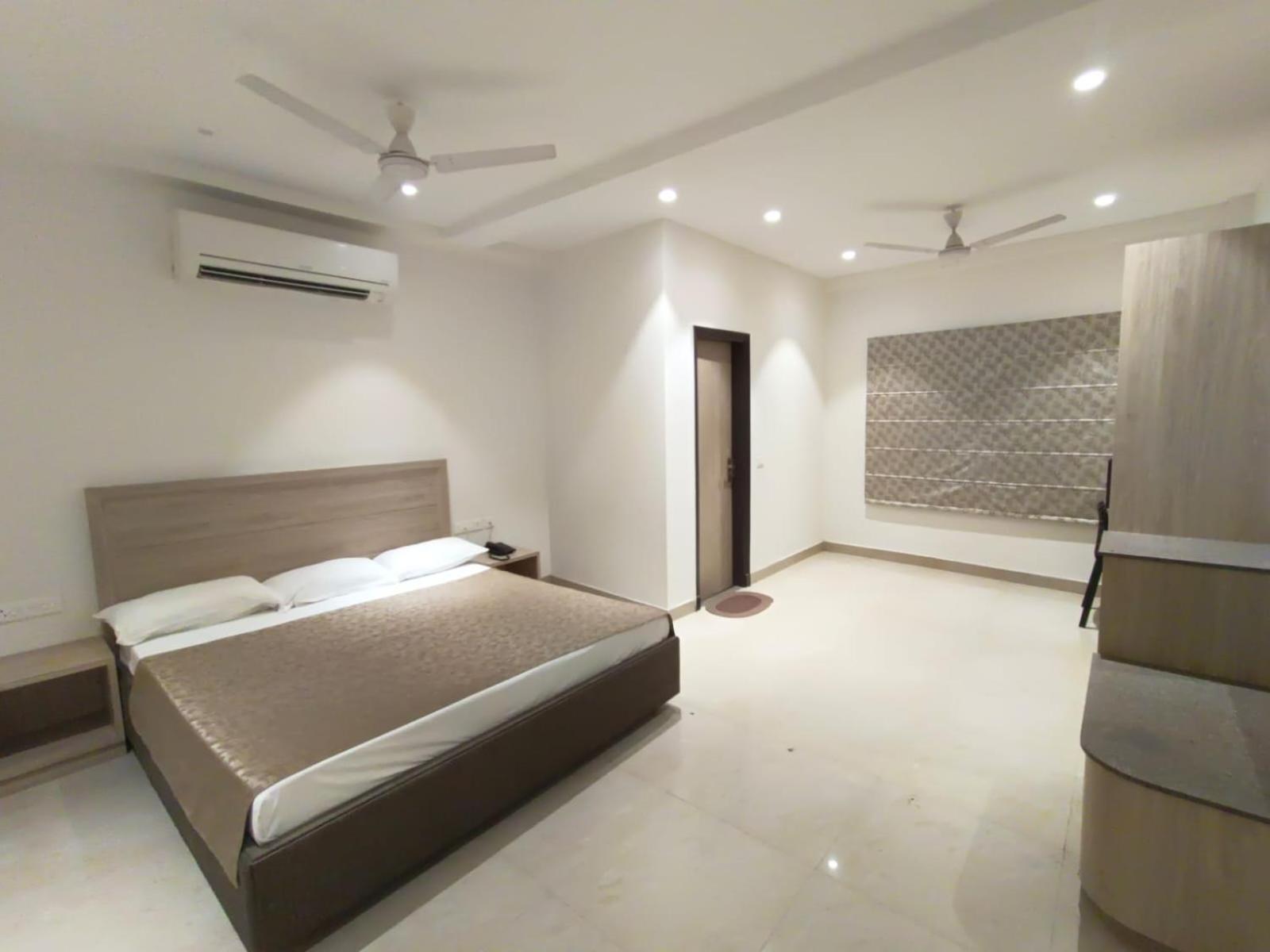 Hotel Bagla Atithi Banaras Varanasi Exterior foto