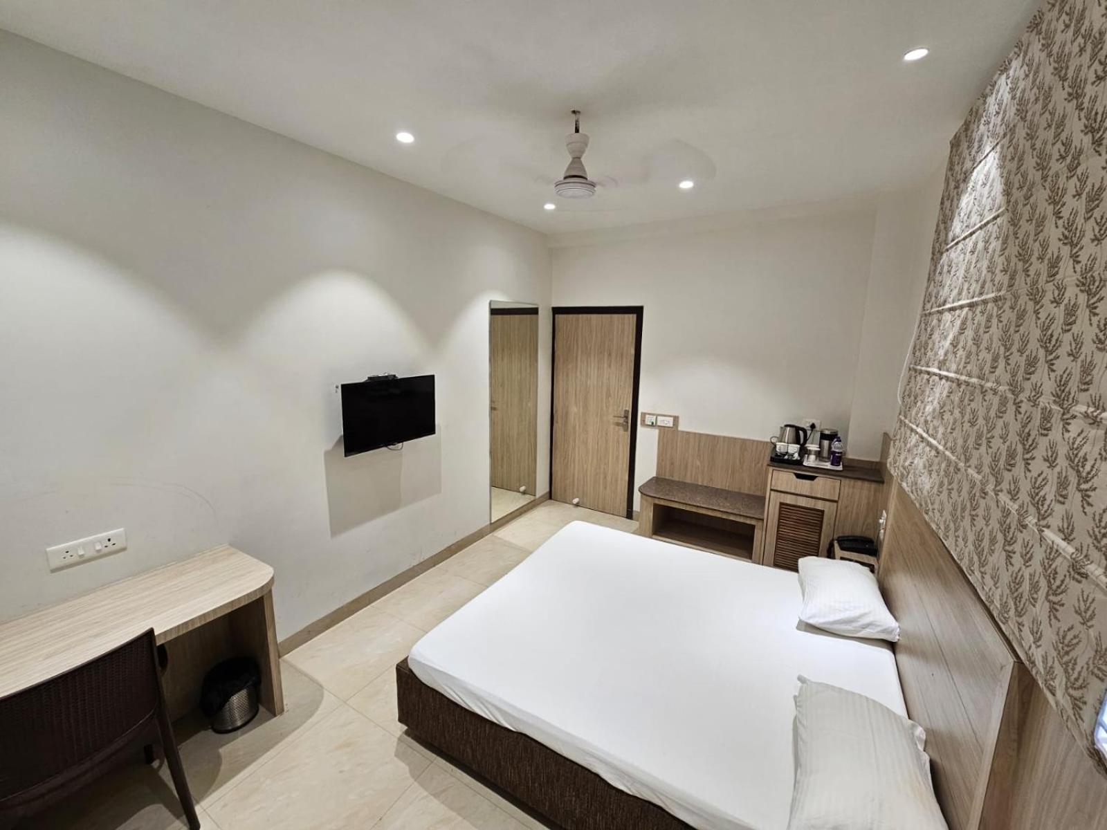 Hotel Bagla Atithi Banaras Varanasi Exterior foto